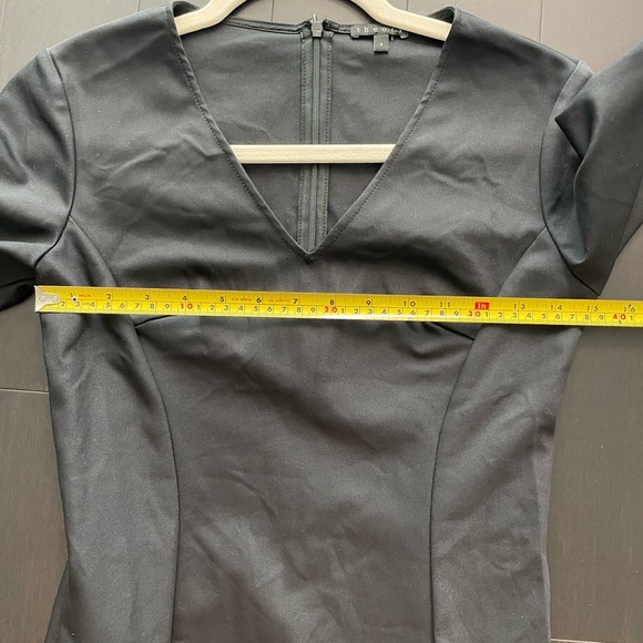 Theory Black V-Neck Black Structured Long Sleeve Sheath Sleek Dress Womens Sz 2 - Picture 6 of 8